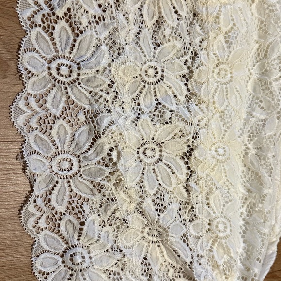 SO Cream Lace tank Top off white/ cream cropped cover up - Picture 3 of 7